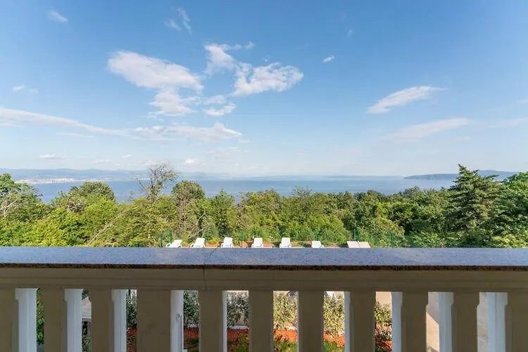 Apartments Nika With Swimming Pool And Beautiful Sea View Dobreć Croatie