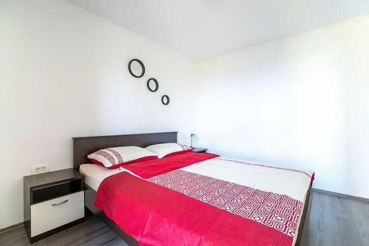 Apartments Nika With Swimming Pool And Beautiful Sea View Dobreć