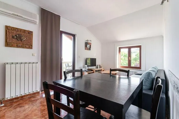 Apartments Nika With Swimming Pool And Beautiful Sea View Dobreć